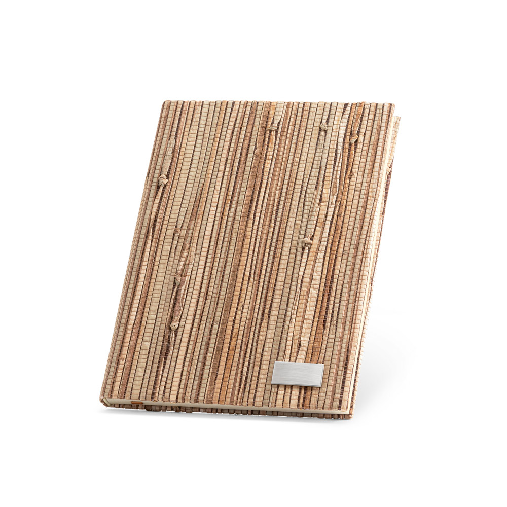 CADERNO A5 DE CAPA DURA EM PALHA NATURAL COM PÁGINAS PAUTADAS RECICLADAS