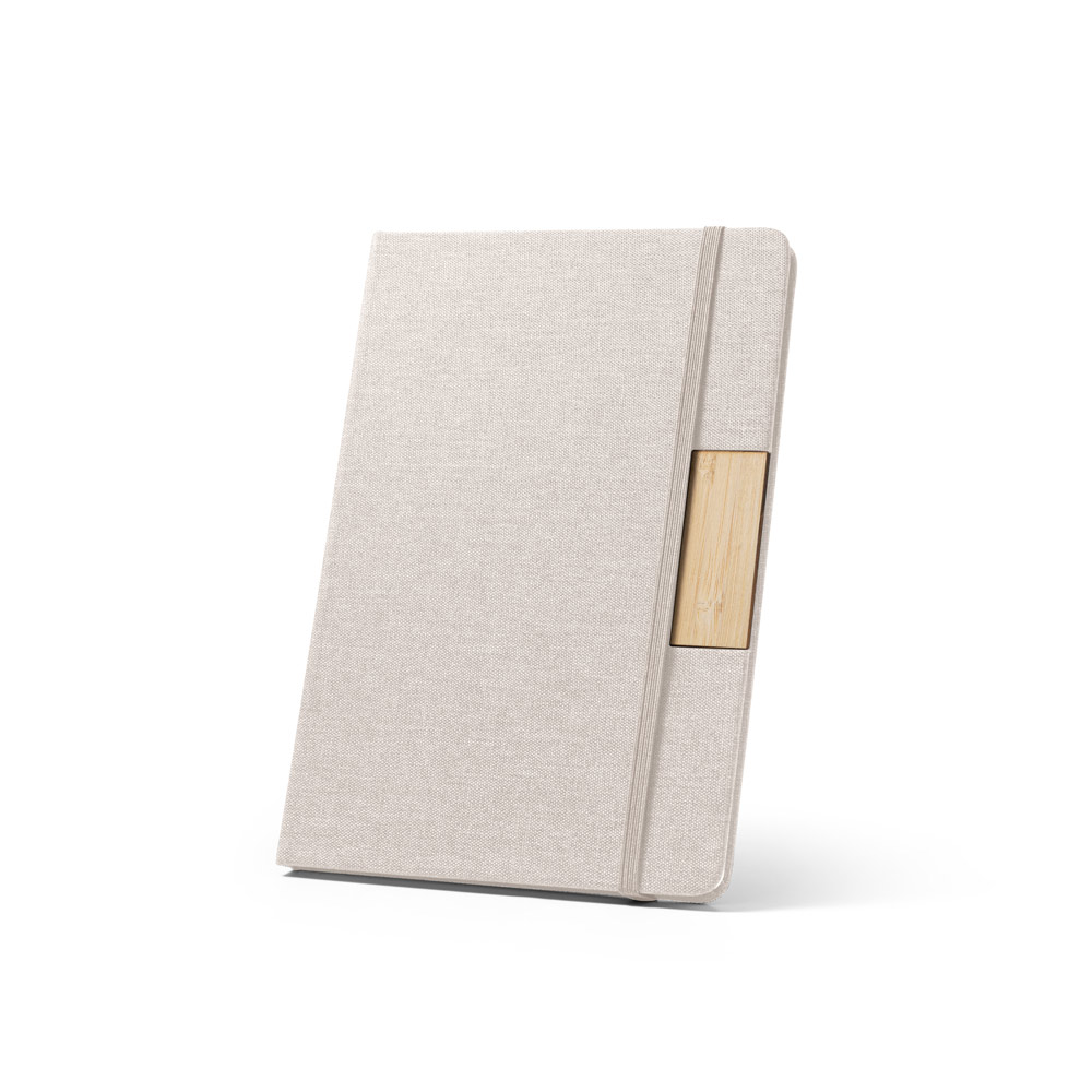 CADERNO A5 DE CAPA DURA EM TECIDO PET 100% RECICLADO, COM PÁGINAS PAUTADAS EM PAPEL 100% RECICLADO