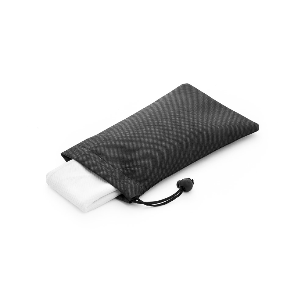 TOALHA ESPORTIVA REFRESCANTE EM POLIÉSTER 100% RECICLADO COM BOLSA EM NON-WOVEN